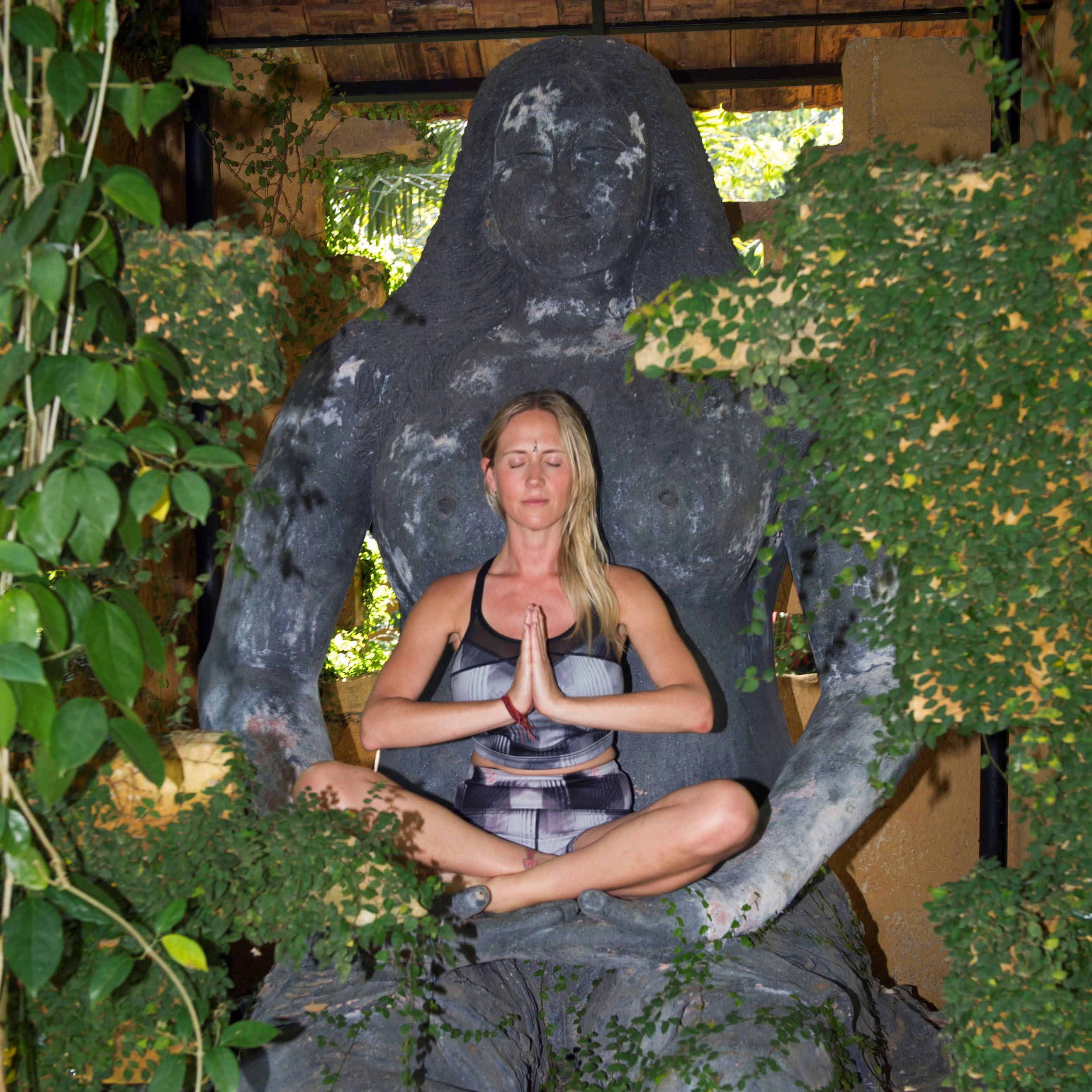 Gentle mindful movement, Yin & restorative Yoga, pranayama, meditation & Yoga Nidra mini retreat day with Emma, including Cacao (optional) and homemade vegan food
